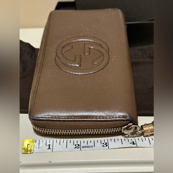 Gucci Soho Brown Zippy Wallet - Picture 16 of 16